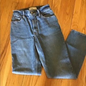 Abercrombie & Fitch Curve Love Ultra High Rise 90s Straight Jean